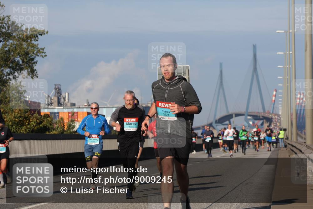03.10.2025 - Köhlbrandbrückenlauf Luisa Fischer http://msf.ph/oto/9009245 03.10.2025 10:51:10 Position 3 11302, 1385, 3721 meine-sportfotos.de