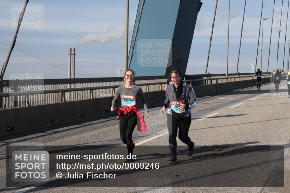 03.10.2025 - Köhlbrandbrückenlauf Julia Fischer http://msf.ph/oto/9009246 03.10.2025 10:10:01 Position 2 2452, 266 meine-sportfotos.de