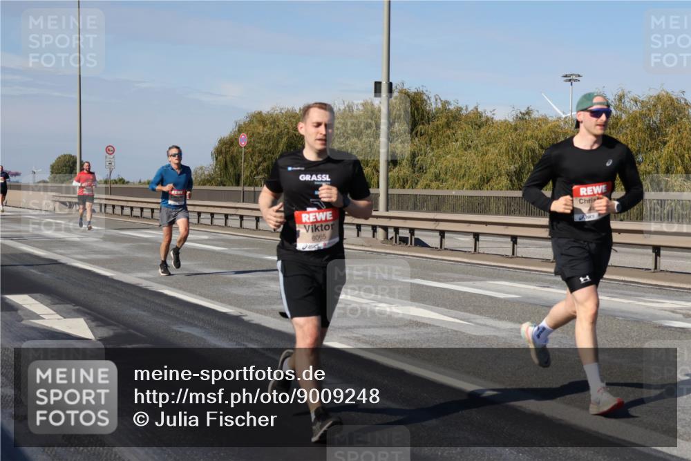 03.10.2025 - Köhlbrandbrückenlauf Julia Fischer http://msf.ph/oto/9009248 03.10.2025 12:52:28 Position 3 6065 meine-sportfotos.de