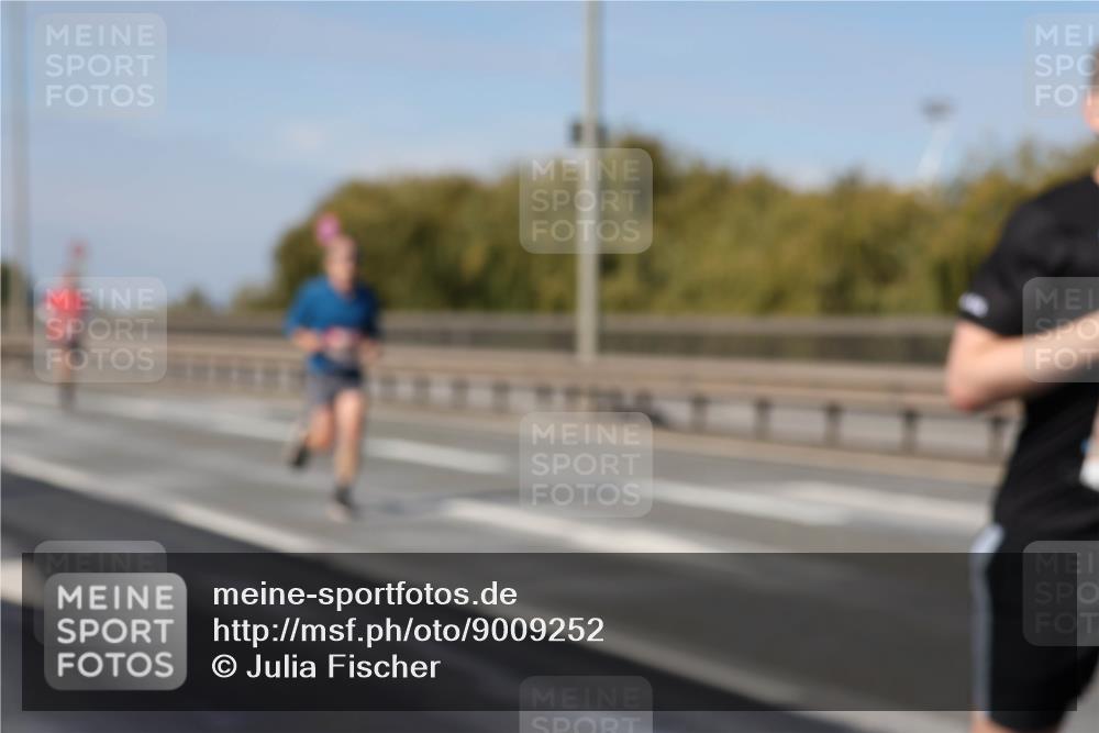 03.10.2025 - Köhlbrandbrückenlauf Julia Fischer http://msf.ph/oto/9009252 03.10.2025 12:52:29 Position 3  meine-sportfotos.de