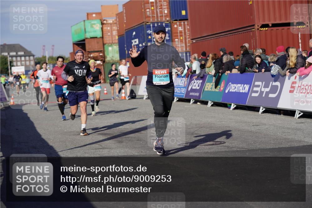 03.10.2025 - Köhlbrandbrückenlauf Michael Burmester http://msf.ph/oto/9009253 03.10.2025 10:10:26 Ziel 1093, 1307, 1499, 1605, 1631, 1636, 2134, 2728, 2858, 2890, 2891, 2964 meine-sportfotos.de
