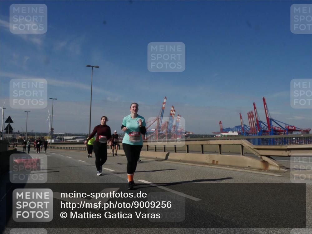 03.10.2025 - Köhlbrandbrückenlauf Matties Gatica Varas http://msf.ph/oto/9009256 03.10.2025 13:06:07 Position 2  meine-sportfotos.de