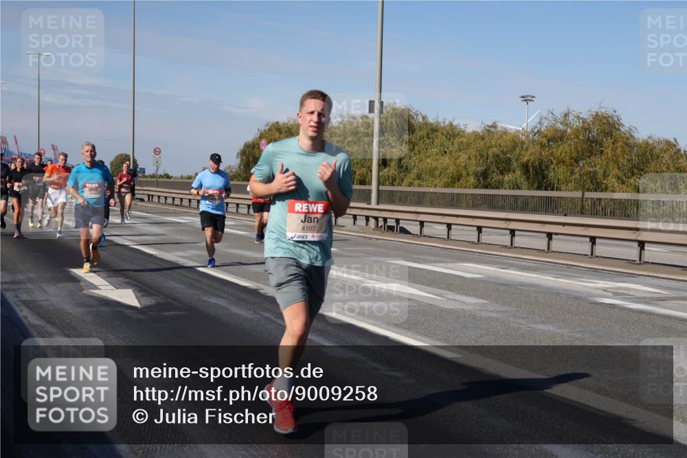 03.10.2025 - Köhlbrandbrückenlauf Julia Fischer http://msf.ph/oto/9009258 03.10.2025 12:52:33 Position 3 4107 meine-sportfotos.de