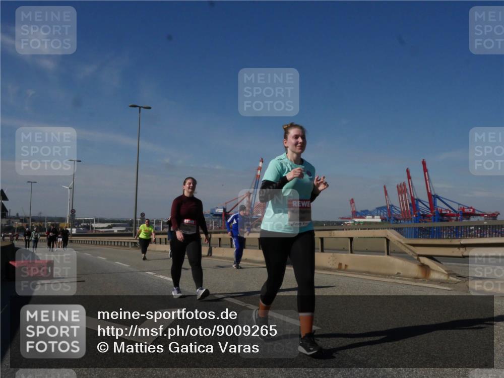 03.10.2025 - Köhlbrandbrückenlauf Matties Gatica Varas http://msf.ph/oto/9009265 03.10.2025 13:06:08 Position 2 17111, 5499 meine-sportfotos.de