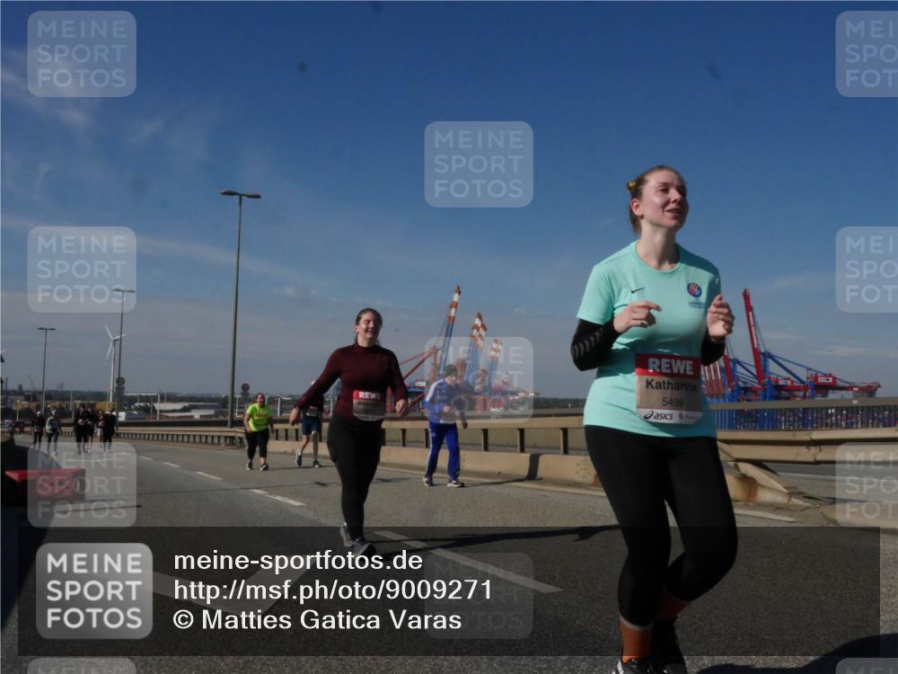 03.10.2025 - Köhlbrandbrückenlauf Matties Gatica Varas http://msf.ph/oto/9009271 03.10.2025 13:06:09 Position 2 5499 meine-sportfotos.de