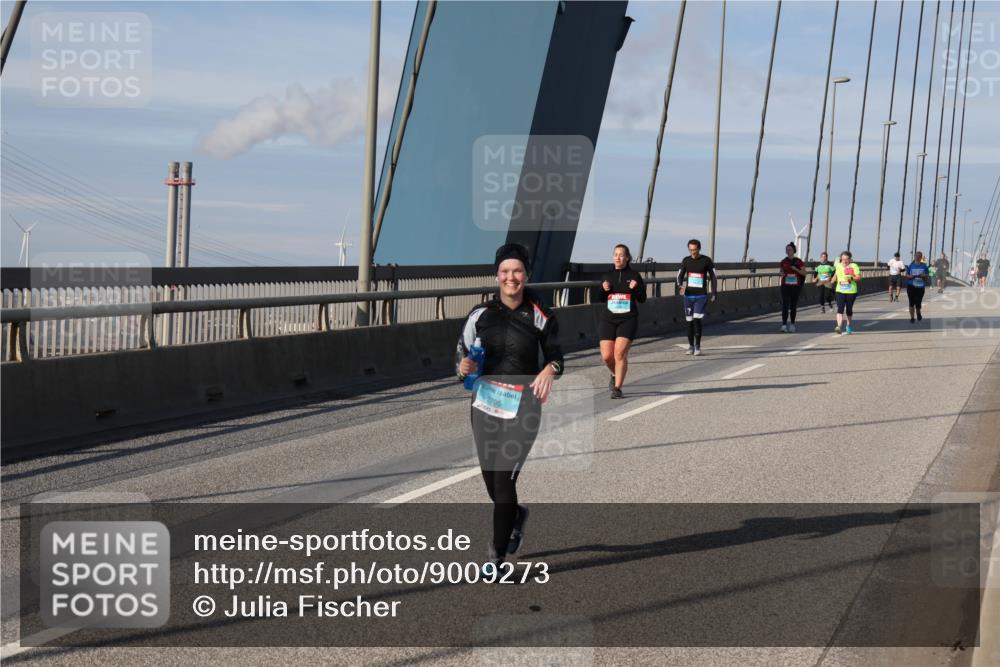 03.10.2025 - Köhlbrandbrückenlauf Julia Fischer http://msf.ph/oto/9009273 03.10.2025 10:10:11 Position 2 2795 meine-sportfotos.de