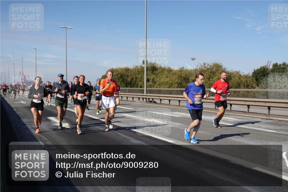 03.10.2025 - Köhlbrandbrückenlauf Julia Fischer http://msf.ph/oto/9009280 03.10.2025 12:52:38 Position 3  meine-sportfotos.de