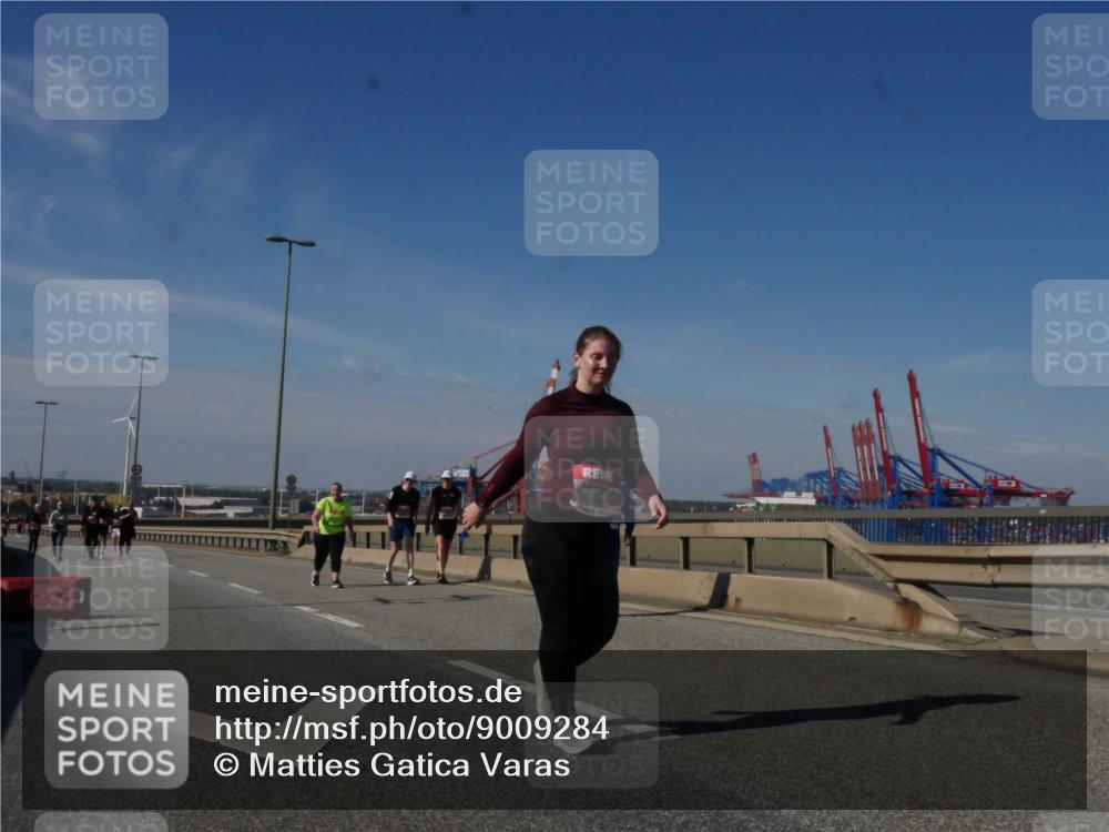 03.10.2025 - Köhlbrandbrückenlauf Matties Gatica Varas http://msf.ph/oto/9009284 03.10.2025 13:06:10 Position 2  meine-sportfotos.de
