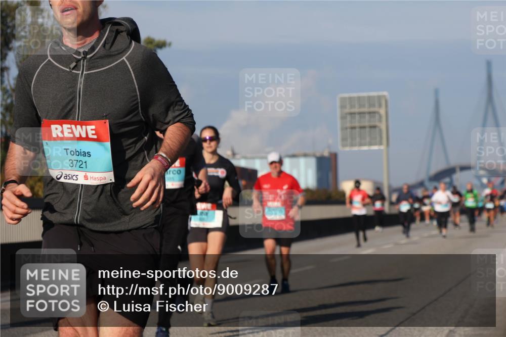 03.10.2025 - Köhlbrandbrückenlauf Luisa Fischer http://msf.ph/oto/9009287 03.10.2025 10:51:12 Position 3 3721 meine-sportfotos.de