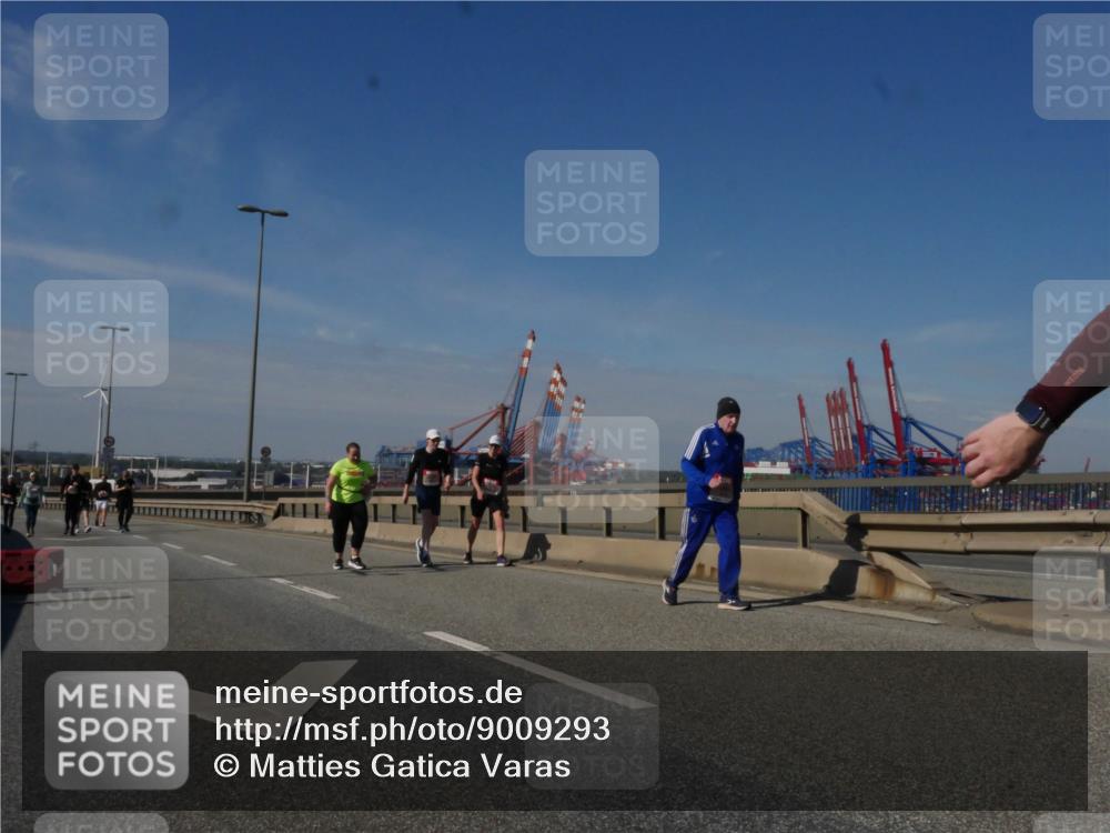 03.10.2025 - Köhlbrandbrückenlauf Matties Gatica Varas http://msf.ph/oto/9009293 03.10.2025 13:06:11 Position 2  meine-sportfotos.de