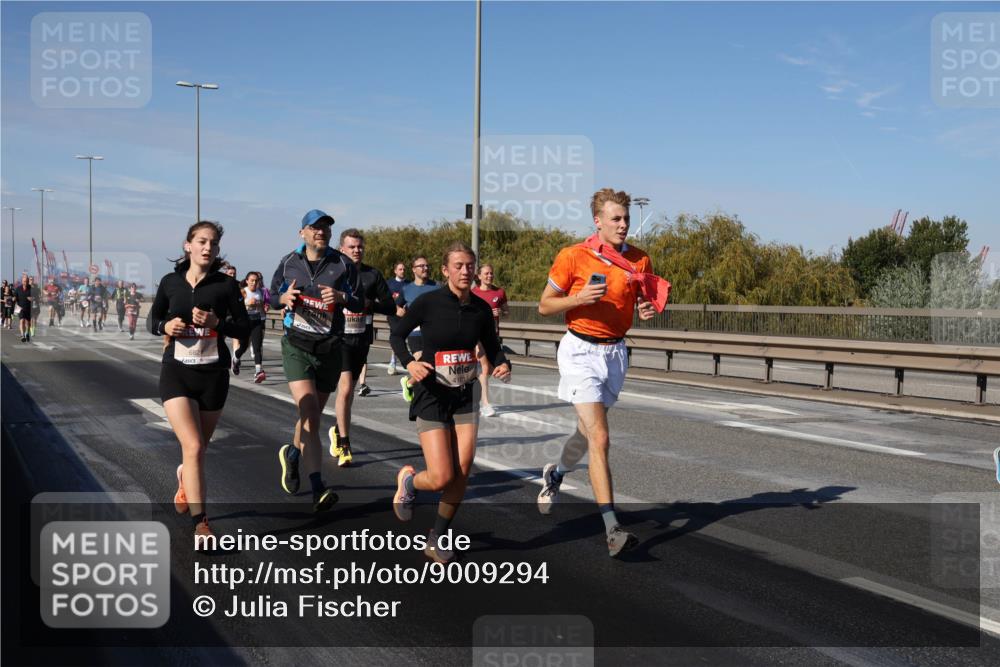 03.10.2025 - Köhlbrandbrückenlauf Julia Fischer http://msf.ph/oto/9009294 03.10.2025 12:52:39 Position 3 4161 meine-sportfotos.de