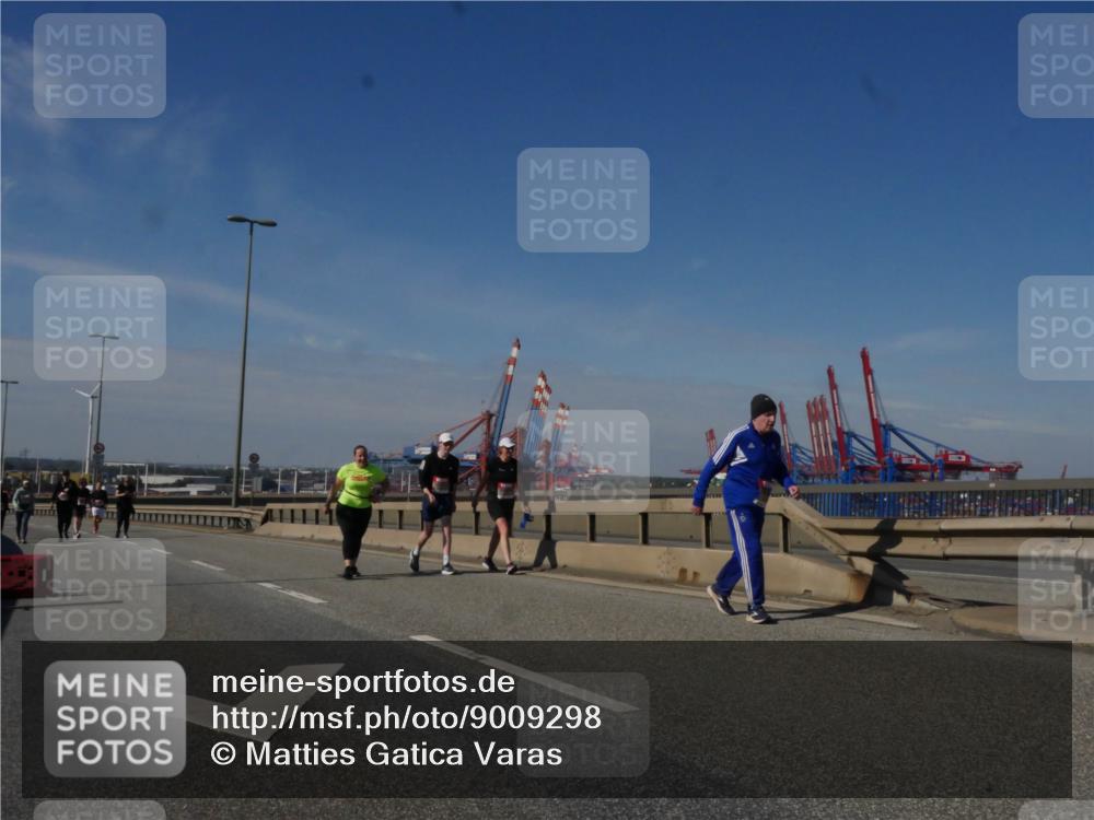 03.10.2025 - Köhlbrandbrückenlauf Matties Gatica Varas http://msf.ph/oto/9009298 03.10.2025 13:06:12 Position 2  meine-sportfotos.de