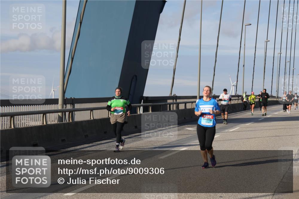03.10.2025 - Köhlbrandbrückenlauf Julia Fischer http://msf.ph/oto/9009306 03.10.2025 10:10:24 Position 2 2520 meine-sportfotos.de