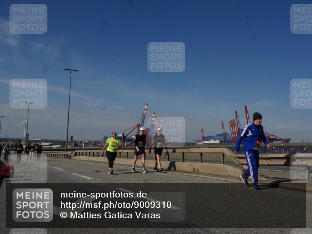 03.10.2025 - Köhlbrandbrückenlauf Matties Gatica Varas http://msf.ph/oto/9009310 03.10.2025 13:06:13 Position 2  meine-sportfotos.de