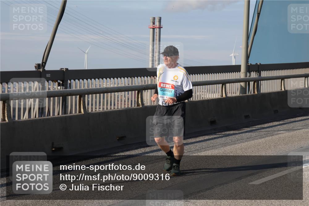 03.10.2025 - Köhlbrandbrückenlauf Julia Fischer http://msf.ph/oto/9009316 03.10.2025 10:10:34 Position 2 2320, 2425 meine-sportfotos.de