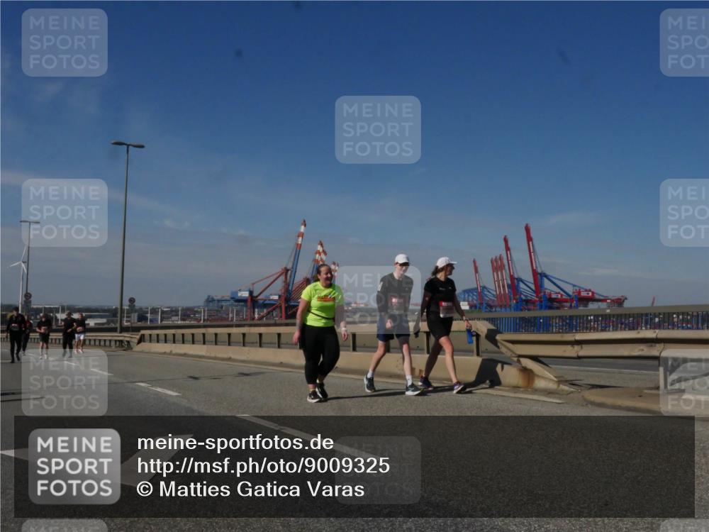 03.10.2025 - Köhlbrandbrückenlauf Matties Gatica Varas http://msf.ph/oto/9009325 03.10.2025 13:06:15 Position 2  meine-sportfotos.de
