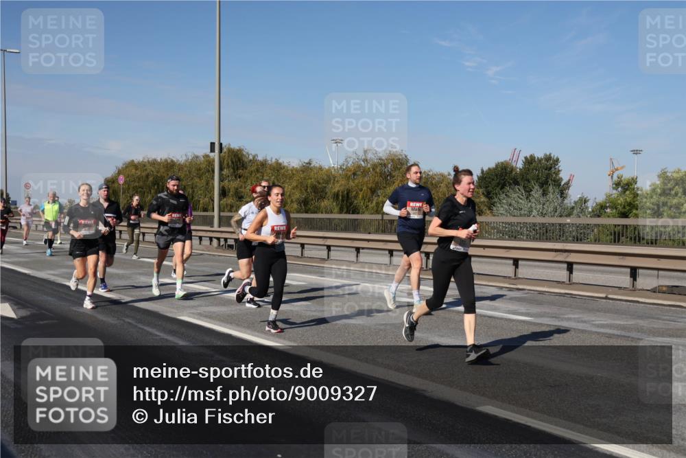 03.10.2025 - Köhlbrandbrückenlauf Julia Fischer http://msf.ph/oto/9009327 03.10.2025 12:52:42 Position 3  meine-sportfotos.de