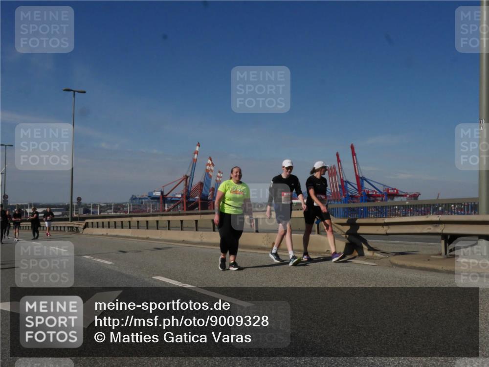03.10.2025 - Köhlbrandbrückenlauf Matties Gatica Varas http://msf.ph/oto/9009328 03.10.2025 13:06:16 Position 2 118 meine-sportfotos.de