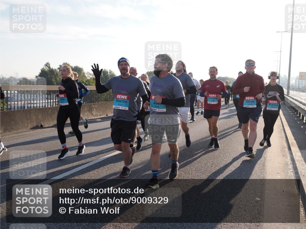03.10.2025 - Köhlbrandbrückenlauf Fabian Wolf http://msf.ph/oto/9009329 03.10.2025 09:21:02 Position 3 1945, 2150, 2471, 3027, 3026 meine-sportfotos.de