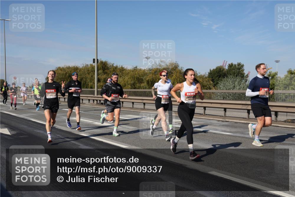 03.10.2025 - Köhlbrandbrückenlauf Julia Fischer http://msf.ph/oto/9009337 03.10.2025 12:52:43 Position 3 456 meine-sportfotos.de