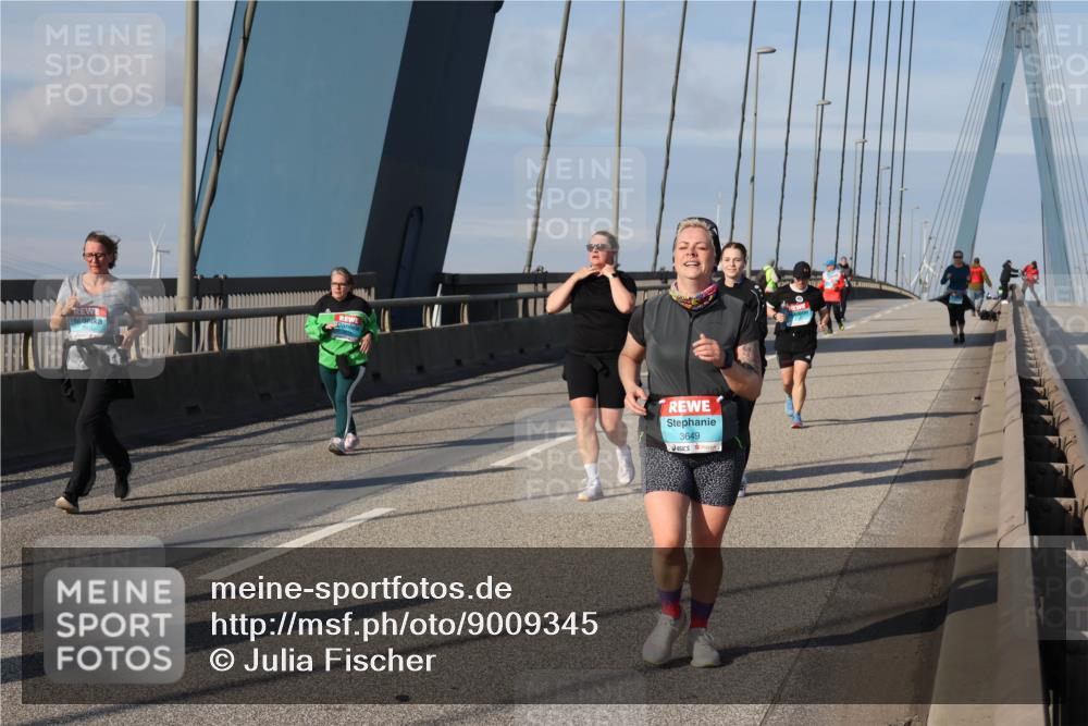 03.10.2025 - Köhlbrandbrückenlauf Julia Fischer http://msf.ph/oto/9009345 03.10.2025 10:10:42 Position 2 3649 meine-sportfotos.de