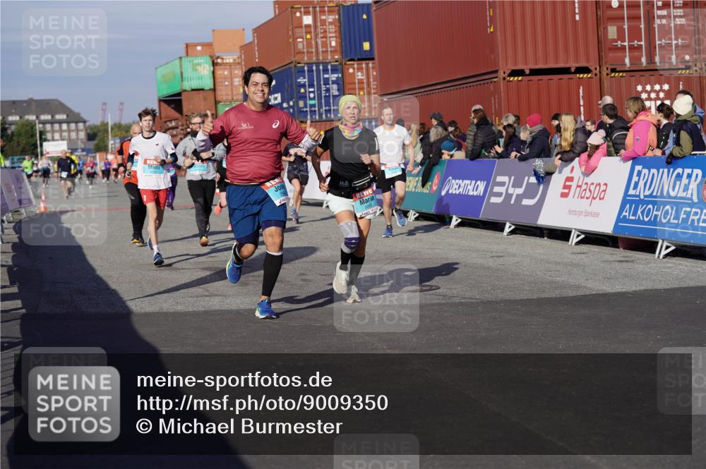 03.10.2025 - Köhlbrandbrückenlauf Michael Burmester http://msf.ph/oto/9009350 03.10.2025 10:10:29 Ziel 1093, 1217, 1413, 1499, 1605, 1631, 2728, 2858, 2890, 2891, 2964, 3345 meine-sportfotos.de