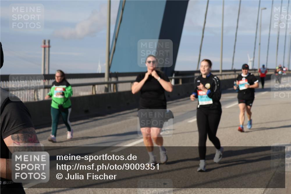 03.10.2025 - Köhlbrandbrückenlauf Julia Fischer http://msf.ph/oto/9009351 03.10.2025 10:10:44 Position 2  meine-sportfotos.de