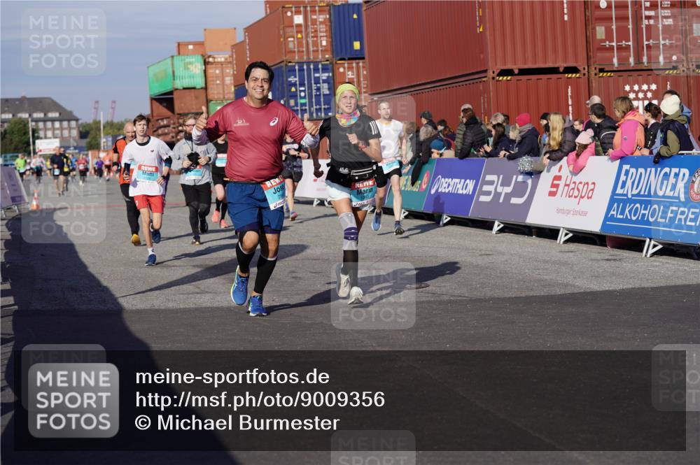 03.10.2025 - Köhlbrandbrückenlauf Michael Burmester http://msf.ph/oto/9009356 03.10.2025 10:10:29 Ziel 1093, 1217, 1413, 1499, 1605, 1631, 2728, 2858, 2890, 2891, 2964, 3345 meine-sportfotos.de