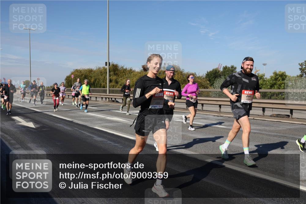03.10.2025 - Köhlbrandbrückenlauf Julia Fischer http://msf.ph/oto/9009359 03.10.2025 12:52:44 Position 3 4336, 4335, 4643, 1 meine-sportfotos.de