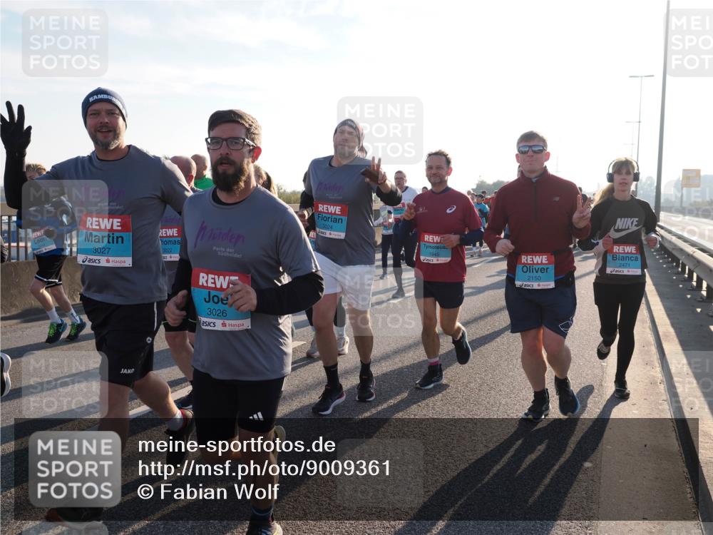 03.10.2025 - Köhlbrandbrückenlauf Fabian Wolf http://msf.ph/oto/9009361 03.10.2025 09:21:03 Position 3 3027, 3022, 03, 3026, 3024, 1945, 2150, 2471 meine-sportfotos.de