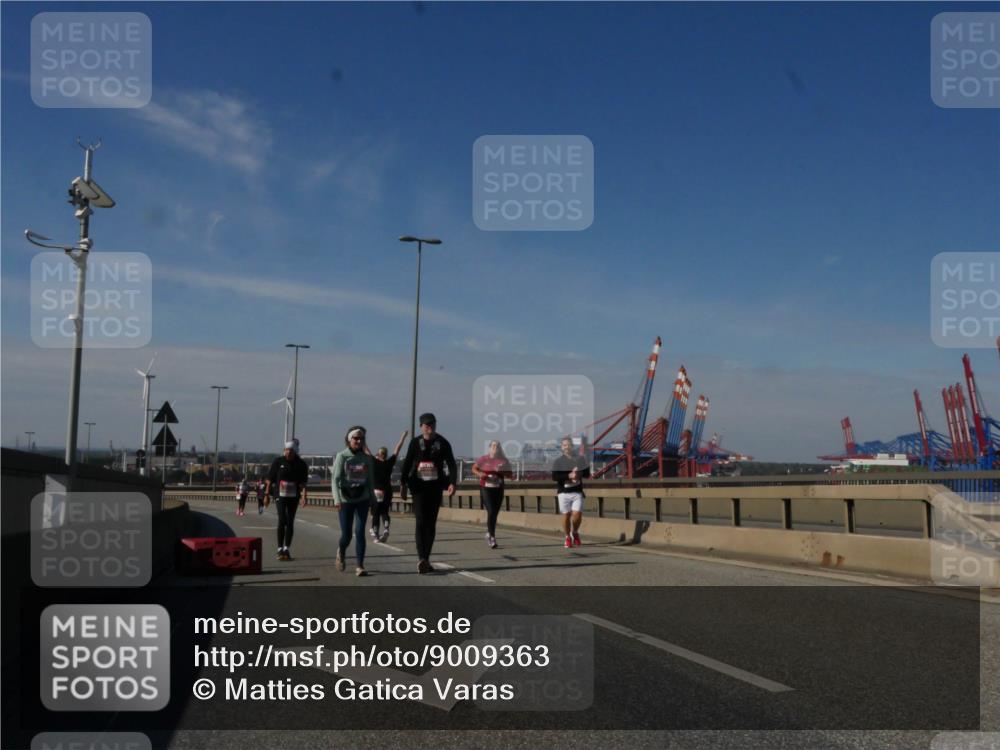 03.10.2025 - Köhlbrandbrückenlauf Matties Gatica Varas http://msf.ph/oto/9009363 03.10.2025 13:06:24 Position 2  meine-sportfotos.de