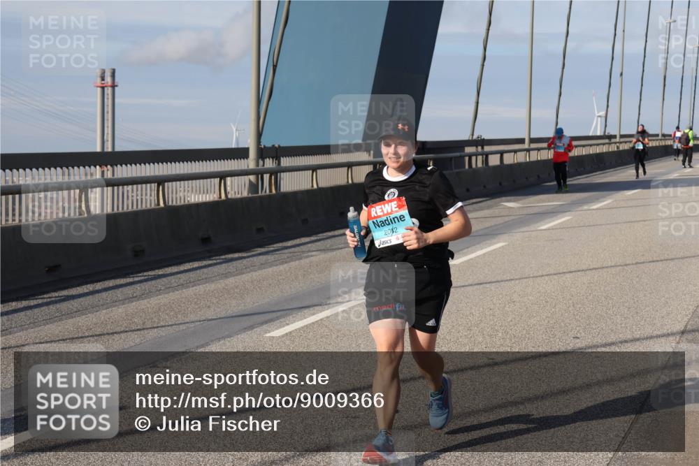03.10.2025 - Köhlbrandbrückenlauf Julia Fischer http://msf.ph/oto/9009366 03.10.2025 10:10:47 Position 2 2042 meine-sportfotos.de