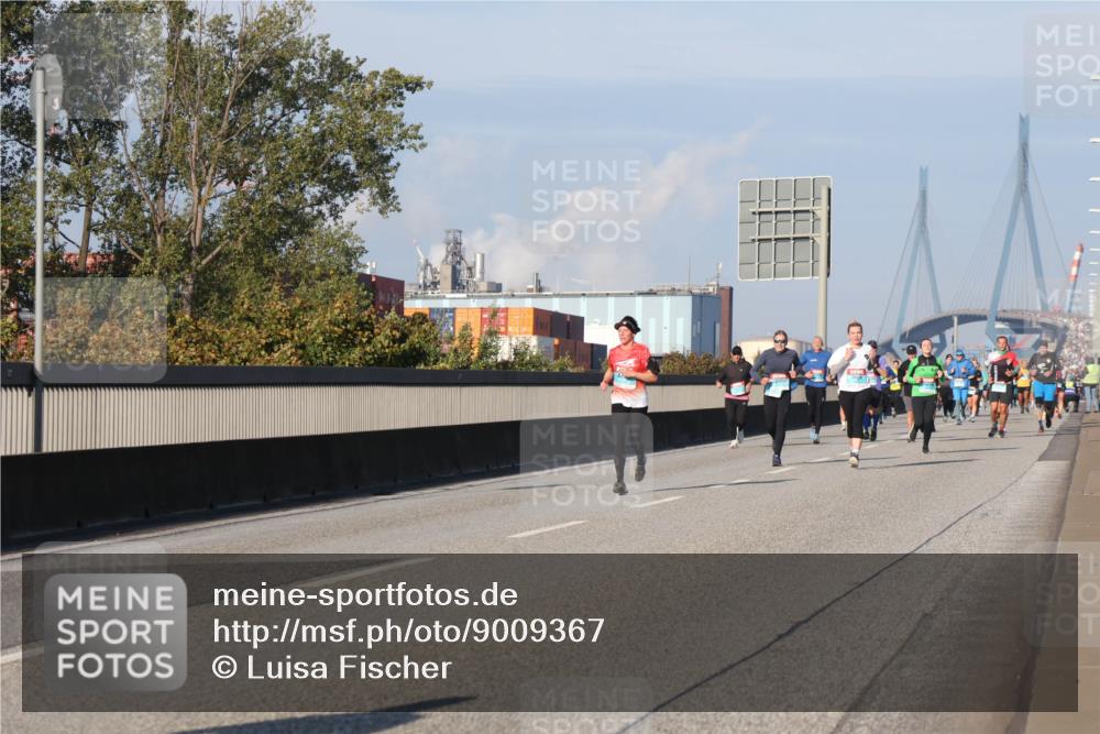 03.10.2025 - Köhlbrandbrückenlauf Luisa Fischer http://msf.ph/oto/9009367 03.10.2025 10:51:17 Position 3  meine-sportfotos.de
