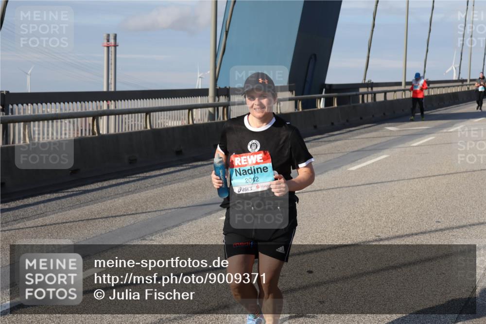 03.10.2025 - Köhlbrandbrückenlauf Julia Fischer http://msf.ph/oto/9009371 03.10.2025 10:10:47 Position 2 2042 meine-sportfotos.de