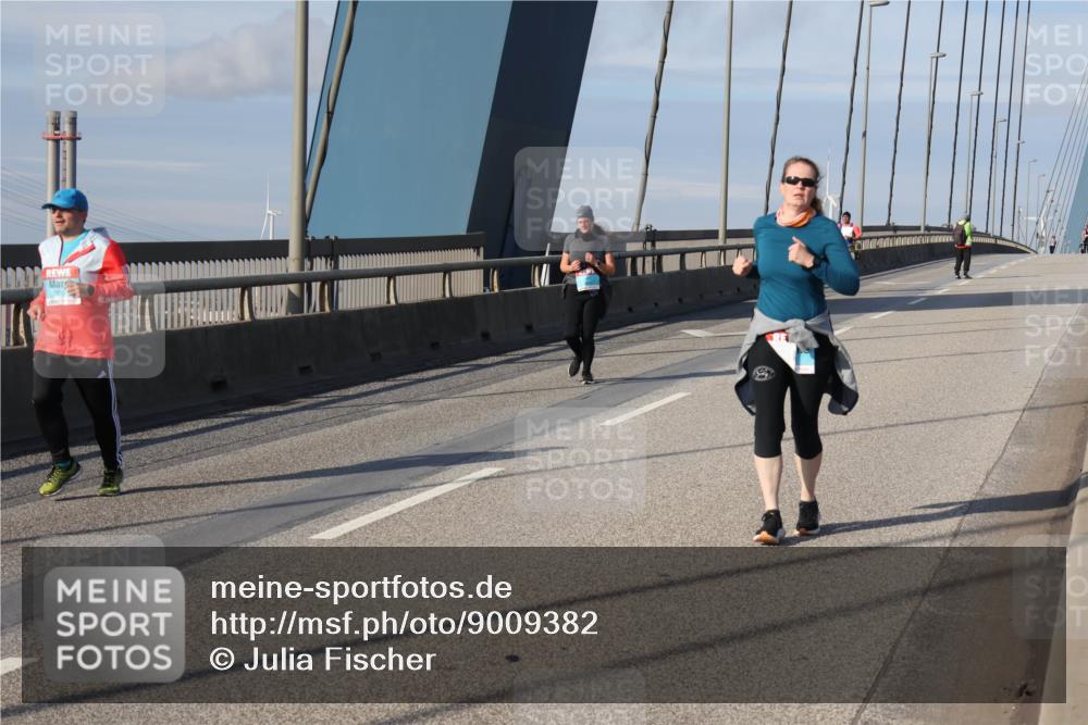 03.10.2025 - Köhlbrandbrückenlauf Julia Fischer http://msf.ph/oto/9009382 03.10.2025 10:10:57 Position 2 2306 meine-sportfotos.de