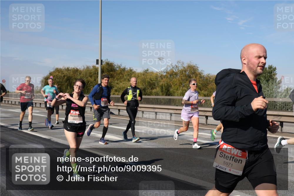 03.10.2025 - Köhlbrandbrückenlauf Julia Fischer http://msf.ph/oto/9009395 03.10.2025 12:52:49 Position 3 0, 6427, 5971 meine-sportfotos.de