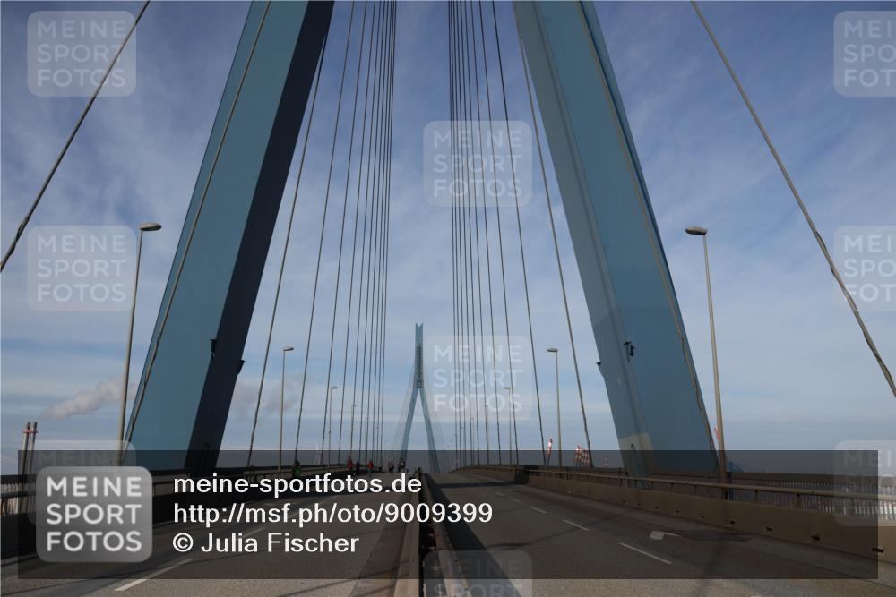 03.10.2025 - Köhlbrandbrückenlauf Julia Fischer http://msf.ph/oto/9009399 03.10.2025 10:11:30 Position 2  meine-sportfotos.de
