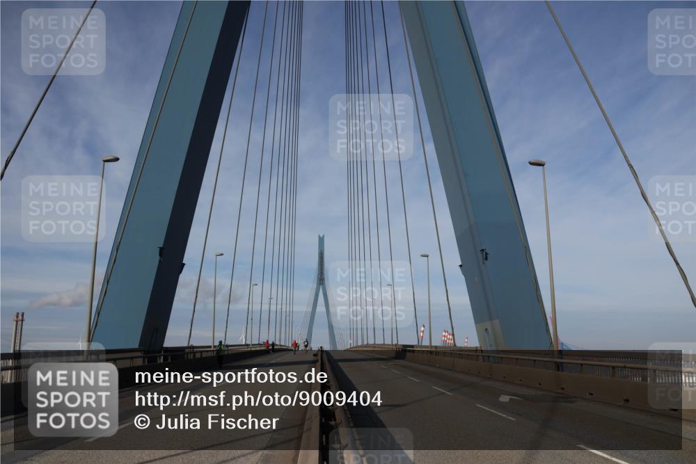 03.10.2025 - Köhlbrandbrückenlauf Julia Fischer http://msf.ph/oto/9009404 03.10.2025 10:11:33 Position 2  meine-sportfotos.de