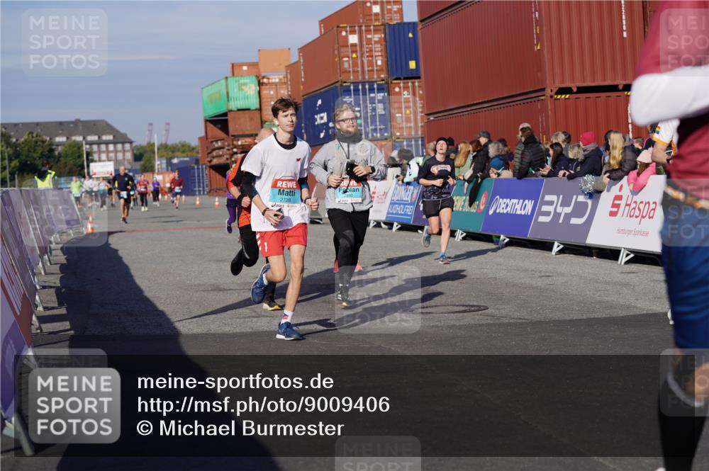 03.10.2025 - Köhlbrandbrückenlauf Michael Burmester http://msf.ph/oto/9009406 03.10.2025 10:10:31 Ziel 1093, 1217, 1413, 1499, 1605, 2015, 2728, 2890, 2891, 2964, 3345 meine-sportfotos.de