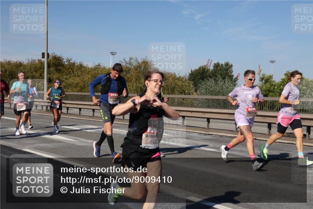 03.10.2025 - Köhlbrandbrückenlauf Julia Fischer http://msf.ph/oto/9009410 03.10.2025 12:52:50 Position 3 6421 meine-sportfotos.de