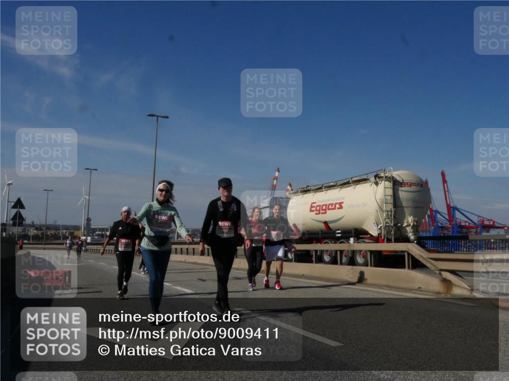 03.10.2025 - Köhlbrandbrückenlauf Matties Gatica Varas http://msf.ph/oto/9009411 03.10.2025 13:06:27 Position 2 997 meine-sportfotos.de