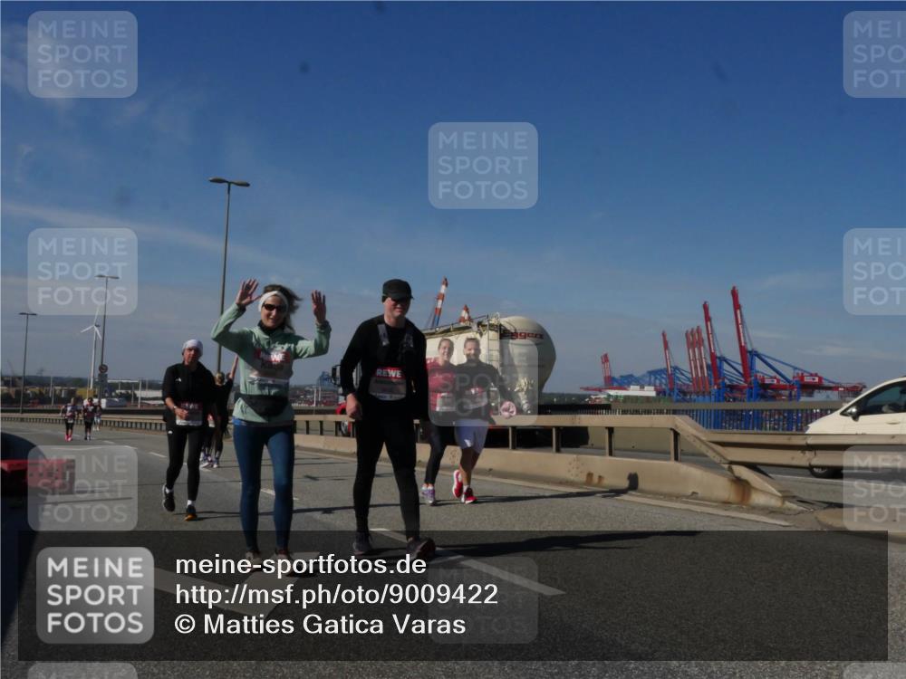 03.10.2025 - Köhlbrandbrückenlauf Matties Gatica Varas http://msf.ph/oto/9009422 03.10.2025 13:06:28 Position 2  meine-sportfotos.de