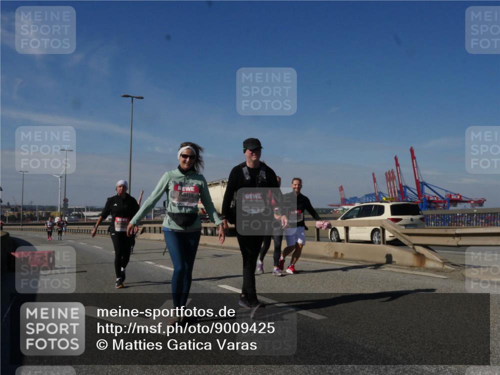 03.10.2025 - Köhlbrandbrückenlauf Matties Gatica Varas http://msf.ph/oto/9009425 03.10.2025 13:06:28 Position 2 5636 meine-sportfotos.de