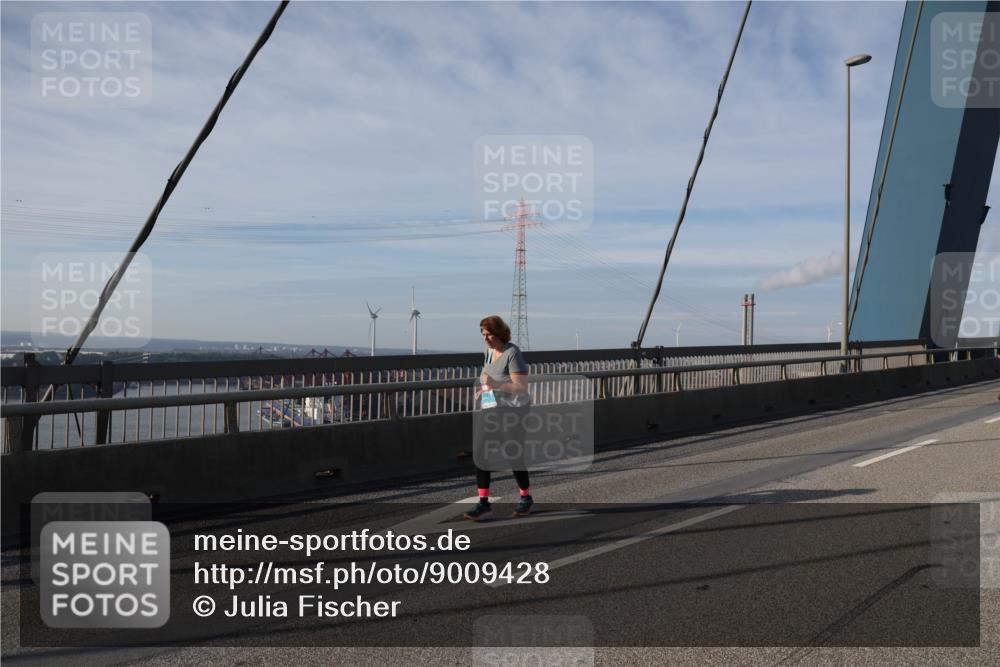 03.10.2025 - Köhlbrandbrückenlauf Julia Fischer http://msf.ph/oto/9009428 03.10.2025 10:12:17 Position 2  meine-sportfotos.de