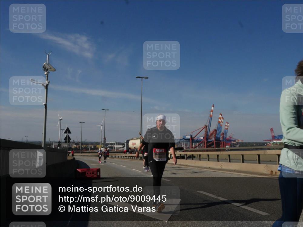 03.10.2025 - Köhlbrandbrückenlauf Matties Gatica Varas http://msf.ph/oto/9009445 03.10.2025 13:06:30 Position 2  meine-sportfotos.de
