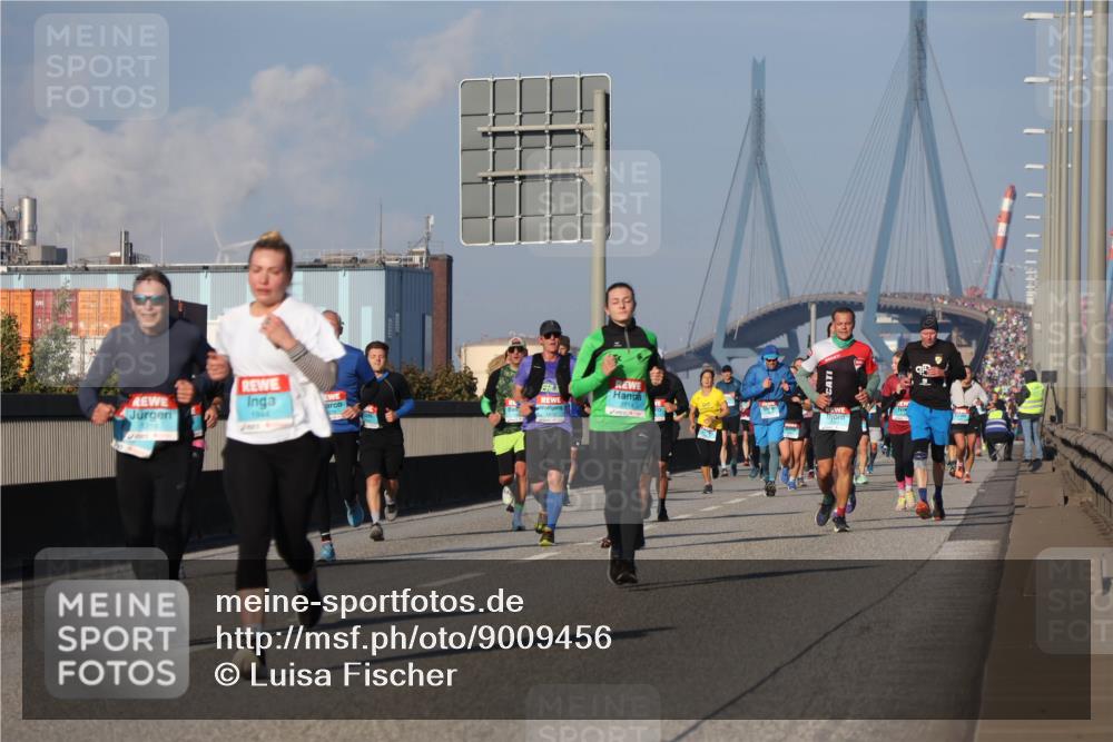 03.10.2025 - Köhlbrandbrückenlauf Luisa Fischer http://msf.ph/oto/9009456 03.10.2025 10:51:23 Position 3  meine-sportfotos.de