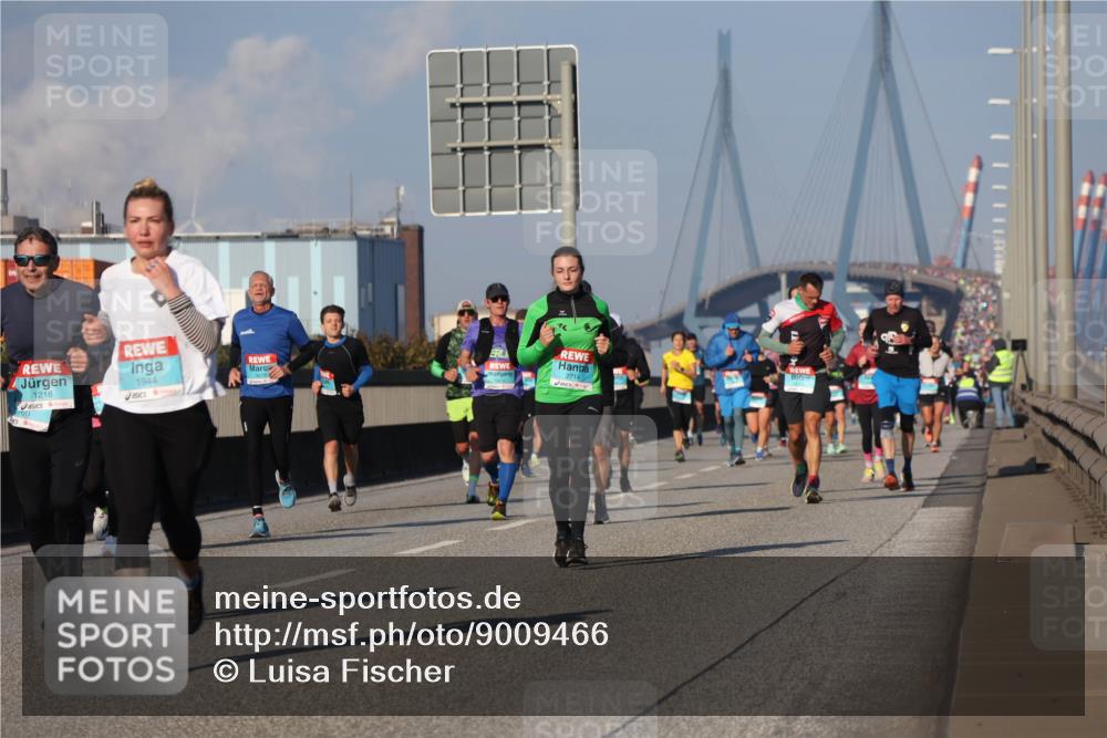 03.10.2025 - Köhlbrandbrückenlauf Luisa Fischer http://msf.ph/oto/9009466 03.10.2025 10:51:23 Position 3 1944, 1218, 2714 meine-sportfotos.de