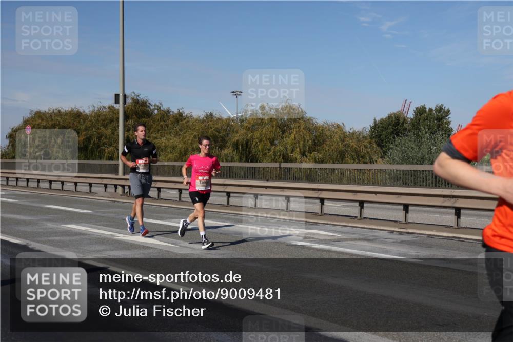 03.10.2025 - Köhlbrandbrückenlauf Julia Fischer http://msf.ph/oto/9009481 03.10.2025 12:53:02 Position 3  meine-sportfotos.de