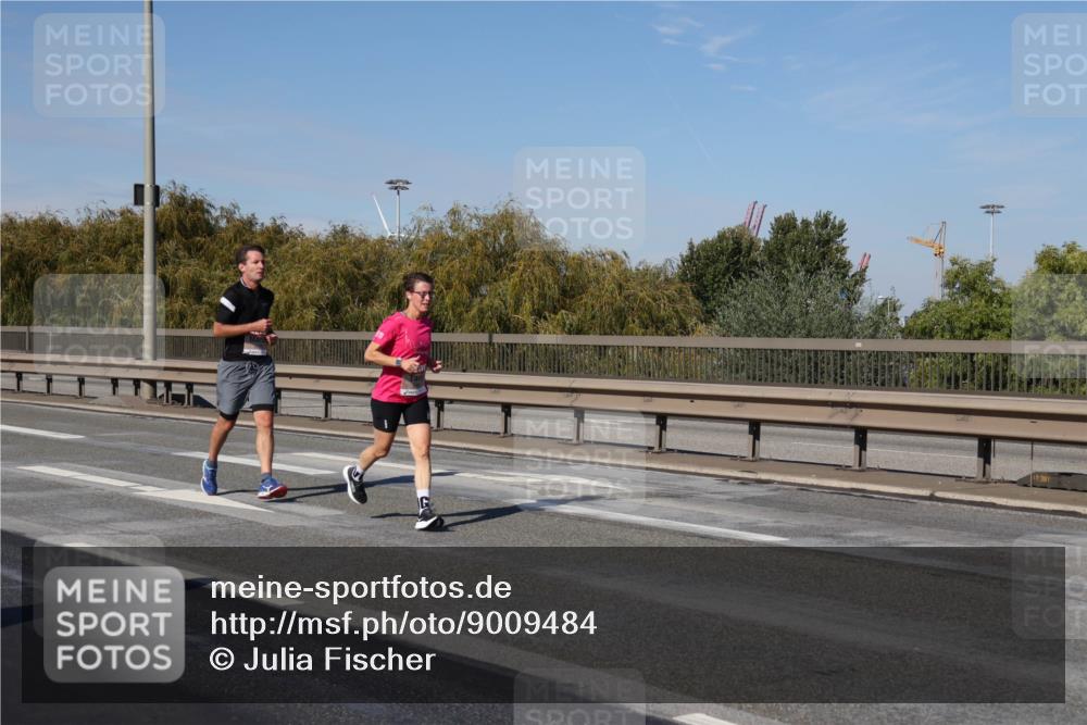 03.10.2025 - Köhlbrandbrückenlauf Julia Fischer http://msf.ph/oto/9009484 03.10.2025 12:53:02 Position 3  meine-sportfotos.de