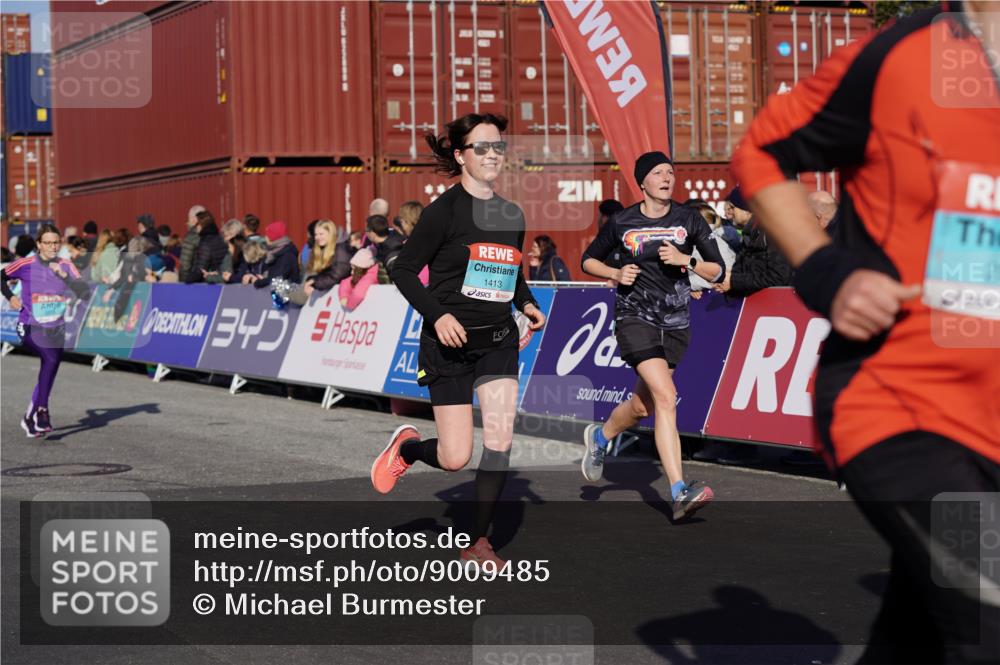03.10.2025 - Köhlbrandbrückenlauf Michael Burmester http://msf.ph/oto/9009485 03.10.2025 10:10:34 Ziel 1093, 1217, 1413, 1499, 2015, 2728, 2890, 2891, 2964, 3345 meine-sportfotos.de